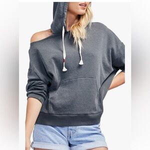 Wildfox Women’s Shady Lady Pullover Hoodie Kangaroo Pocket 1 Cold Shoulder Large